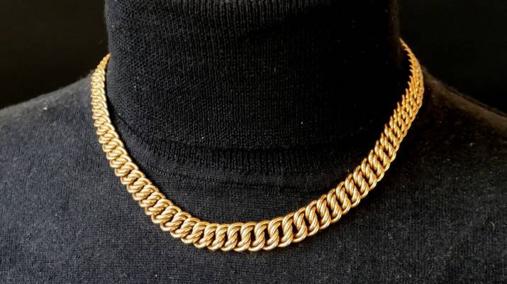 18 k gold necklace